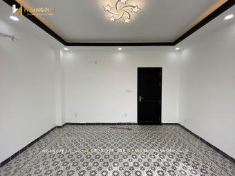 DUNG HOUSE
