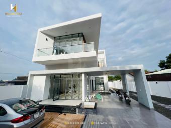 THUY VILLA